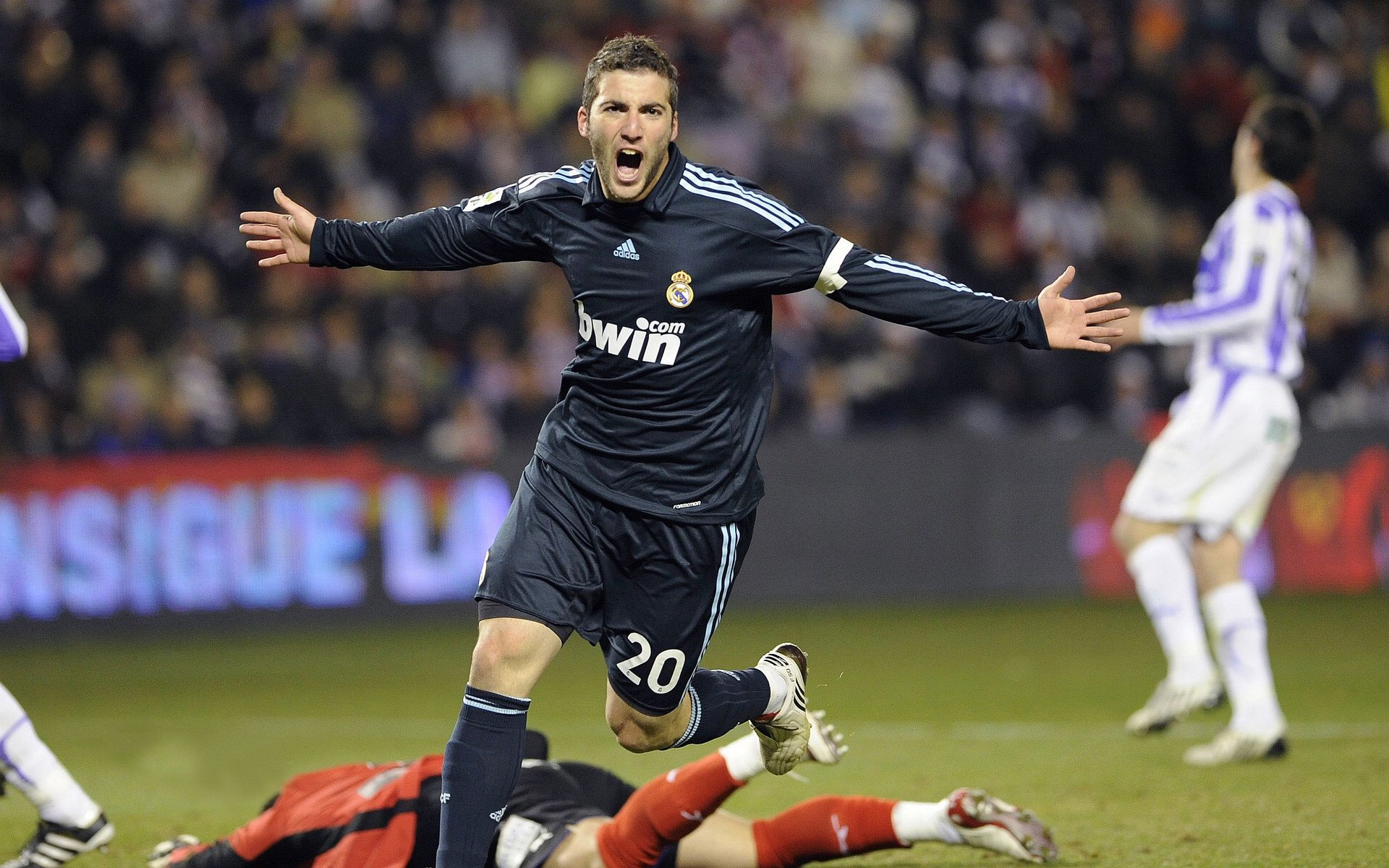 横滨水手防线组织更加严密,横滨水手5号